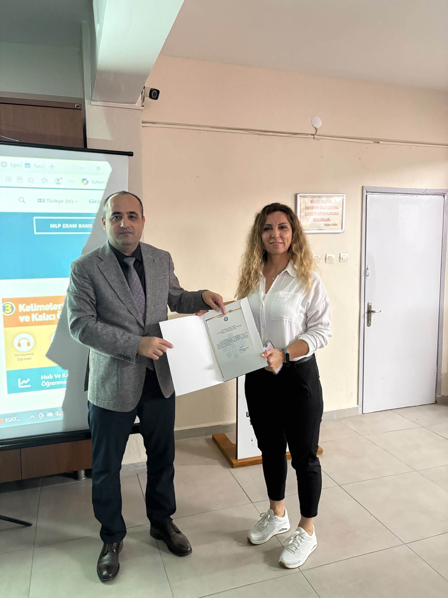 Yüksekokul Öğrencilerimize " E- Kütüphane Üyeliği ve Elektronik Kaynakların Kullanılması" Eğitimi verildi.